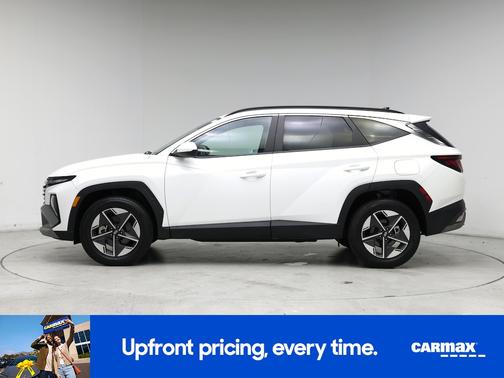White 2025 Hyundai TUCSON SEL