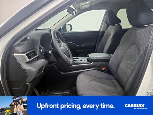 White 2023 Toyota Highlander LE