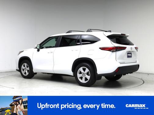 White 2023 Toyota Highlander LE