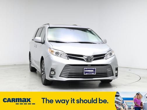 2020 Toyota Sienna XLE
