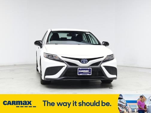 2022 Toyota Camry Hybrid SE