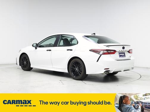 2022 Toyota Camry Hybrid SE
