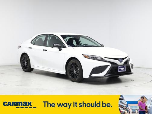 2022 Toyota Camry Hybrid SE