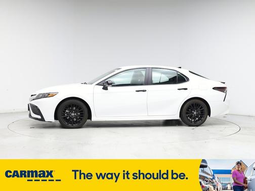 2022 Toyota Camry Hybrid SE