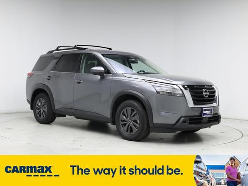 2022 Nissan Pathfinder SV