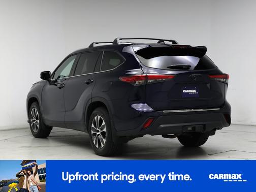 Blue 2022 Toyota Highlander XLE