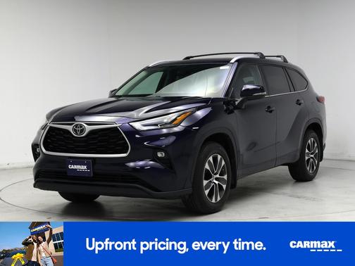 Blue 2022 Toyota Highlander XLE