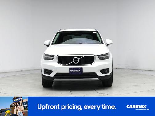 2021 Volvo XC40 T5 Momentum
