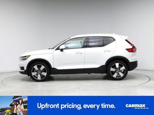 2021 Volvo XC40 T5 Momentum