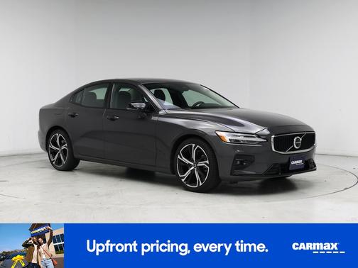 2024 Volvo S60 B5 Plus Dark Theme