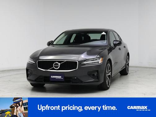 2024 Volvo S60 B5 Plus Dark Theme