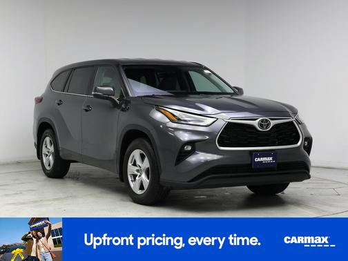 Gray 2024 Toyota Highlander LE