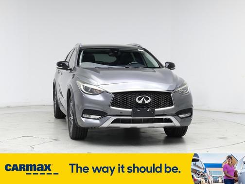 2017 INFINITI QX30 Premium