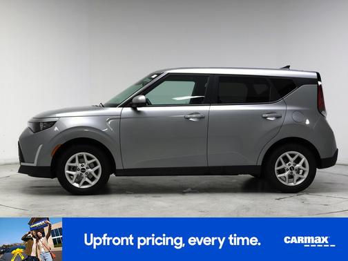 Gray 2024 Kia Soul LX