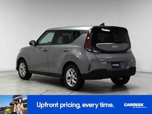 Gray 2024 Kia Soul LX