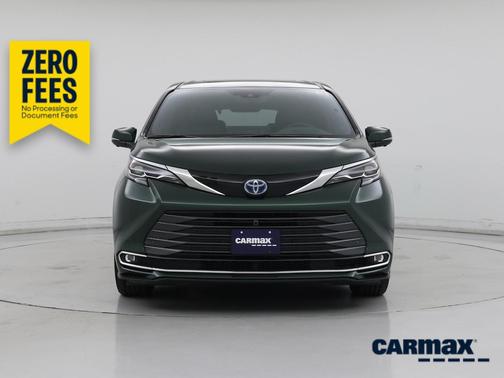 Green 2025 Toyota Sienna Platinum