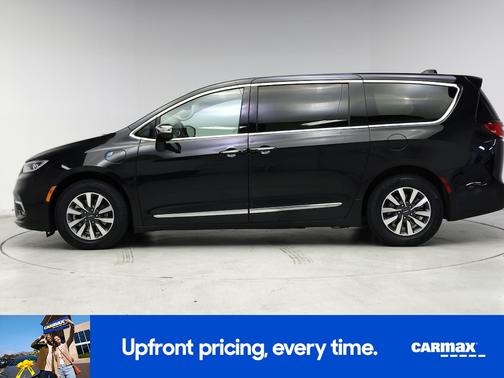 Black 2023 Chrysler Pacifica Hybrid Limited