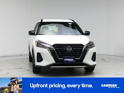 White 2024 Nissan Kicks SR