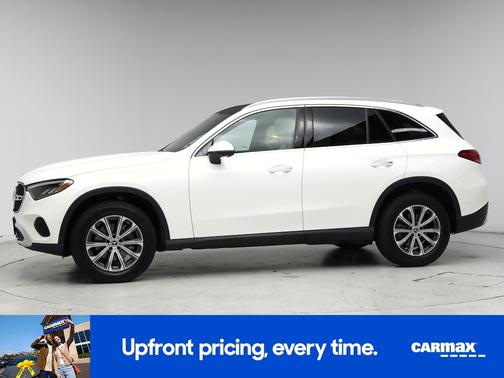 White 2024 Mercedes-Benz GLC 300