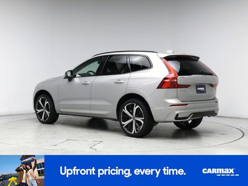 2023 Volvo XC60 B6 Ultimate Dark Theme