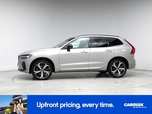 2023 Volvo XC60 B6 Ultimate Dark Theme