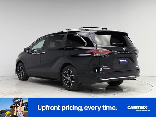 2025 Toyota Sienna Platinum