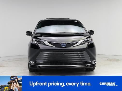 2025 Toyota Sienna Platinum