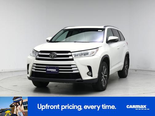 White 2018 Toyota Highlander XLE