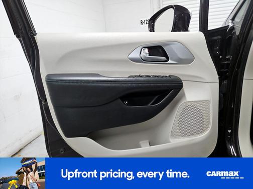 2017 Chrysler Pacifica Hybrid Platinum