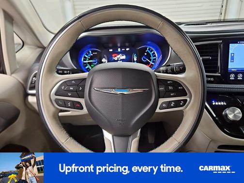 2017 Chrysler Pacifica Hybrid Platinum