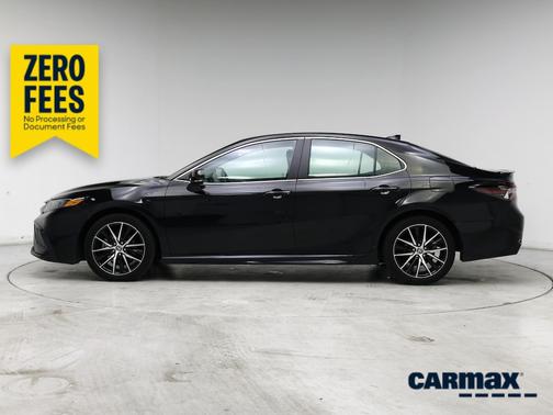 Black 2024 Toyota Camry SE