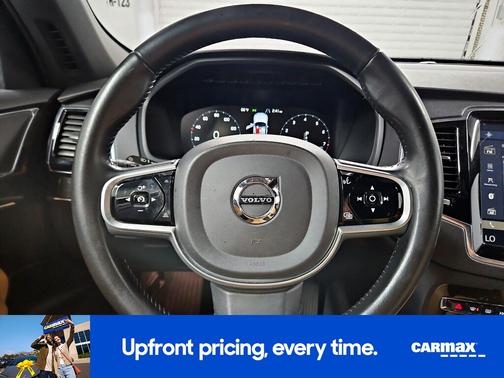 2018 Volvo XC90 T6 Momentum