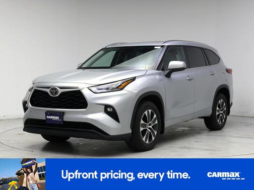 Silver 2020 Toyota Highlander XLE