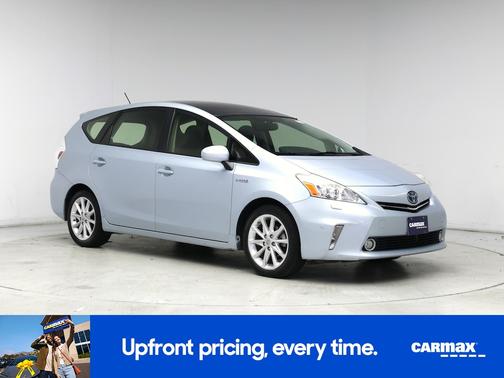 2014 Toyota Prius v Five
