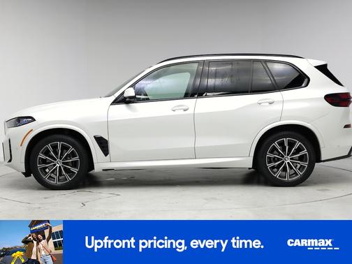 White 2025 BMW X5 xDrive40i