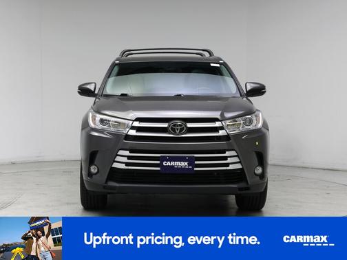 Gray 2018 Toyota Highlander XLE