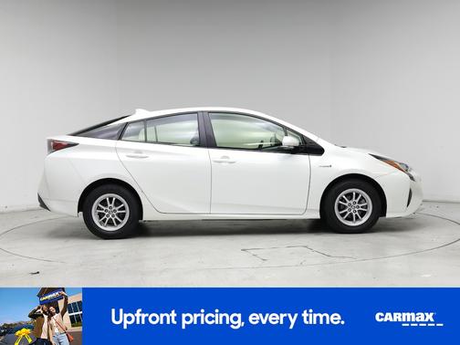 White 2017 Toyota Prius Three