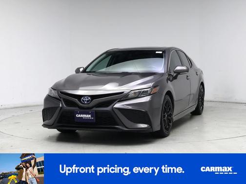 2022 Toyota Camry Hybrid SE