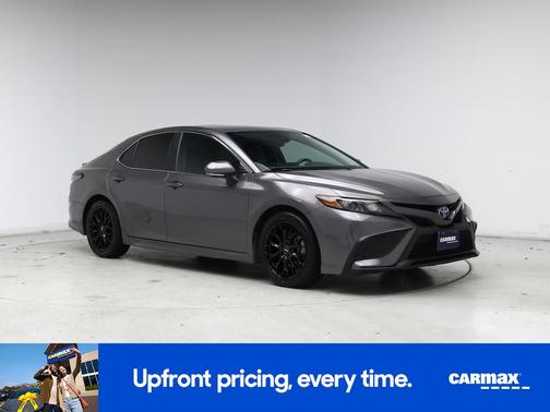 2022 Toyota Camry Hybrid SE