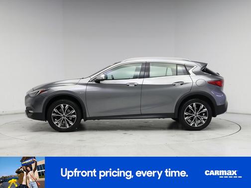 2017 INFINITI QX30 Premium