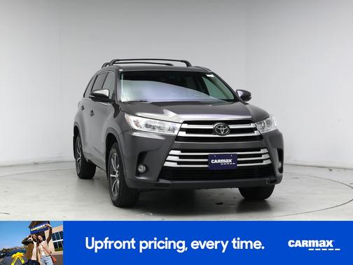 Gray 2017 Toyota Highlander XLE
