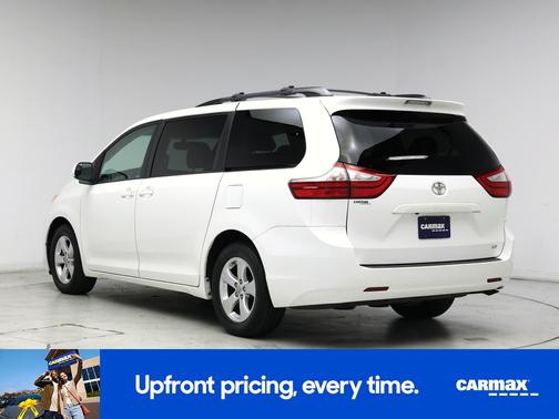 White 2017 Toyota Sienna LE