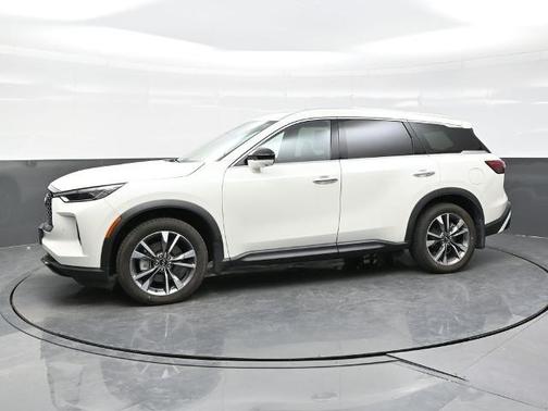 Majestic White 2023 INFINITI QX60 LUXE