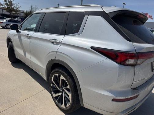 2022 Mitsubishi Outlander SEL