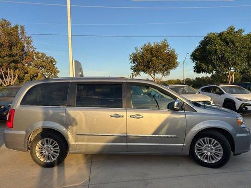 2014 Chrysler Town & Country Limited