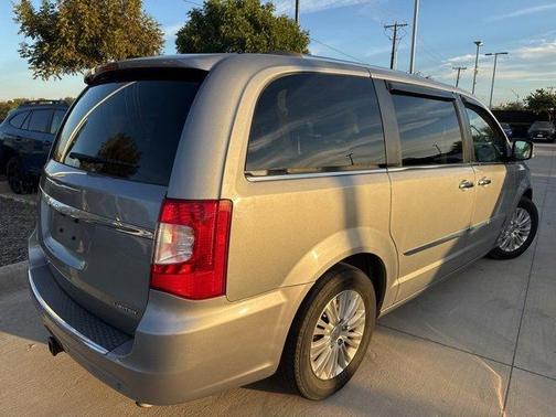 2014 Chrysler Town & Country Limited