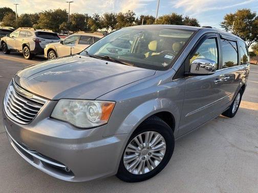 2014 Chrysler Town & Country Limited