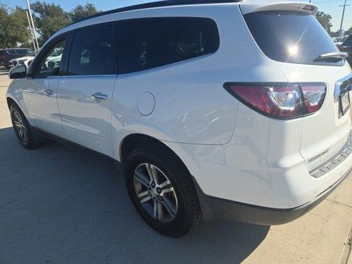 2017 Chevrolet Traverse 2LT