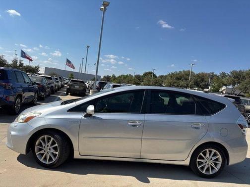 2013 Toyota Prius v Five