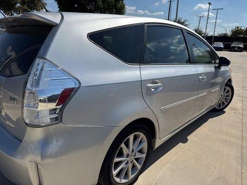 2013 Toyota Prius v Five